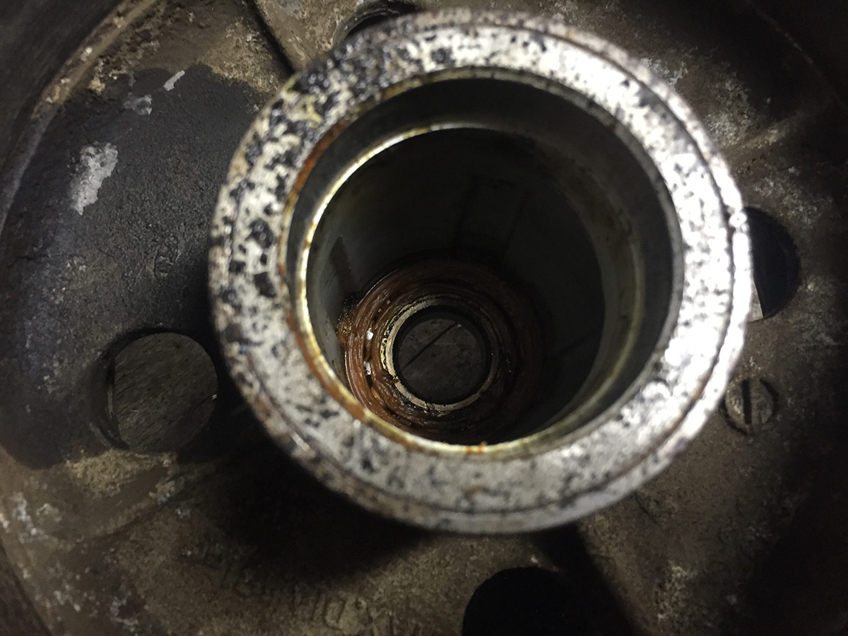 CB500 CB550 rear wheel bearing removal guide PICS